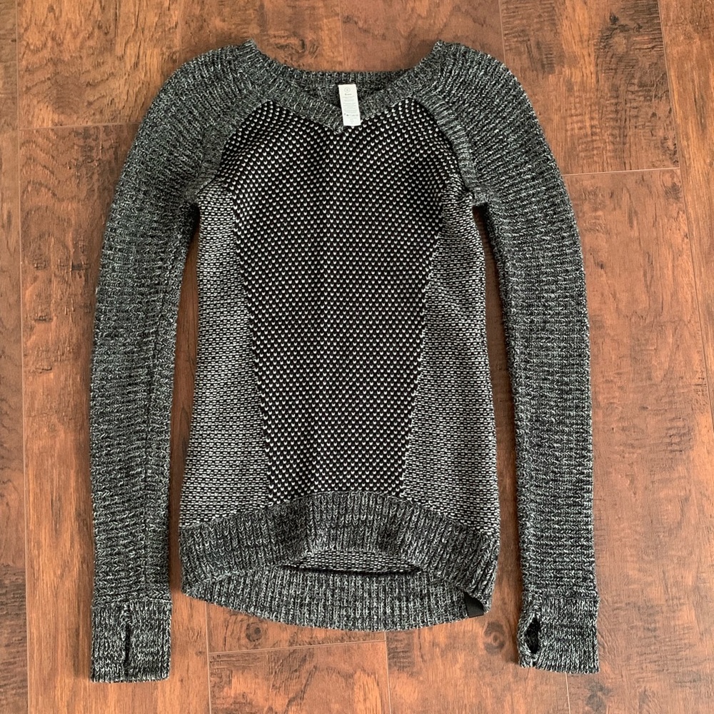 Ivivva long sleeve sweater